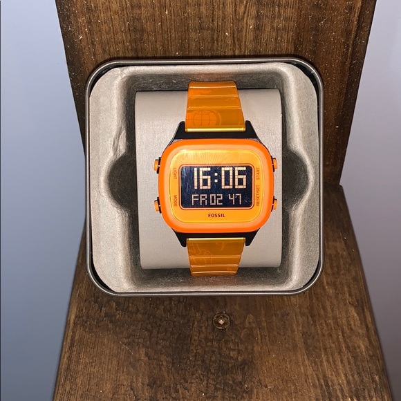 Fossil Watch - Picture 1 of 3